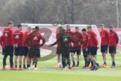 2. Bundesliga - Fußball - FC Ingolstadt 04 - Trainerwechsel - Tomas Oral kommt zurück als Cheftrainer mit Co-Trainer Michael Henke, erstes Training - Cheftrainer Tomas Oral (FCI) erklärt vor der Mannschaft