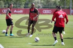 2. Bundesliga - Fußball - FC Ingolstadt 04 - Trainingsauftakt - neue Saison 2018/2019 - Marcel Gaus (19, FCI) Charlison Benschop (35 FCI) Christian Träsch (28, FCI)