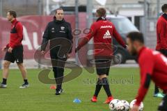 2. Bundesliga - Fußball - FC Ingolstadt 04 - erstes Training mit Interimstrainer Roberto Pätzold, mit Konstantin Kerschbaumer (7, FCI)