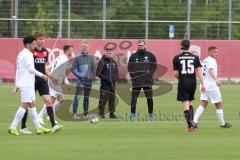 A-Junioren Bundesliga - U19 FC Ingolstadt 04 - Eintracht Frankfurt - Sportdirektor Thomas Linke (FCI) Cheftrainer Tomas Oral (FCI) und Co-Trainer Michael Henke (FCI) beobachten den Nachwuchs