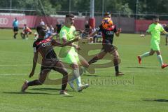 B-Junioren - Bundesliga - FC Ingolstadt 04 - SV Wehen Wiesbaden 0:1 - Abdul Bangura (FCI) stürmt zum Tor, Ivo Jurusic (SVW) stört, rechts Imri Pardi (FCI)