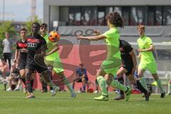 B-Junioren - Bundesliga - FC Ingolstadt 04 - SV Wehen Wiesbaden 0:1 - links Abdul Bangura (FCI) und rechts Gianluca Rosario Cicatelli (SVW)