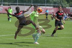 B-Junioren - Bundesliga - FC Ingolstadt 04 - SV Wehen Wiesbaden 0:1 - Abdul Bangura (FCI) stürmt zum Tor, Ivo Jurusic (SVW) stört, rechts Imri Pardi (FCI)