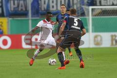 DFB-Pokal - SC Paderborn 07 - FC Ingolstadt 04 - Agyemang Diawusie (27, FCI) Strohdiek, Christian (Paderborn 5)