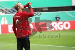 DFB-Pokal - SC Paderborn 07 - FC Ingolstadt 04 - Torwart Marco Knaller (16, FCI) vor dem Spiel