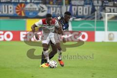 DFB-Pokal - SC Paderborn 07 - FC Ingolstadt 04 - Collins, Jamilu (Paderborn 29) Frederic Ananou (2, FCI)