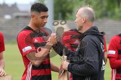 Regionalliga Bayern - U21 FC Ingolstadt 04 II - 1. FC Schweinfurt 05 - Alexander Langen (FCI) wird verabschiedet von Roland Reichel