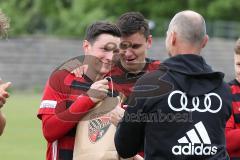 Regionalliga Bayern - U21 FC Ingolstadt 04 II - 1. FC Schweinfurt 05 - Tim Rudloff (FCI) wird verabschiedet  von Roland Reichel