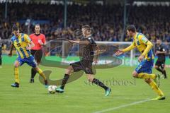 3. Liga - Fußball - Eintracht Braunschweig - FC Ingolstadt 04 - Maximilian Thalhammer (6, FCI) Danilo Wiebe (23 Braunschweig) Benjamin Kessel