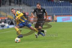 3. Liga - Fußball - Eintracht Braunschweig - FC Ingolstadt 04 - Michael Heinloth (17, FCI) Manuel Schwenk (22 Braunschweig)