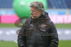 3. Fußball-Liga - Saison 2019/2020 - MSV Duisburg - FC Ingolstadt 04 - Chef-Trainer Jeff Saibene (FCI) auf dem Spielfeld vor dem Spiel - Foto: Meyer Jürgen