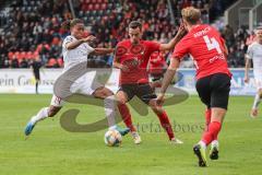 3. Liga - Fußball - SG Sonnenhof Großaspach - FC Ingolstadt 04 - Caniggia Ginola Elva (14, FCI) Eric Hottmann (9 SG) Korbinian Burger (4 SG)