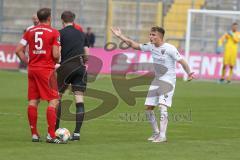 3. Fußball-Liga - Saison 2019/2020 - Bayern München II - FC Ingolstadt 04 - Dennis Eckert Ayensa (#7,FCI)   mit der Schiedsrichterentscheidung unzufrieden - Foto: Meyer Jürgen