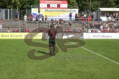 3. Fußball-Liga - Saison 2019/2020 - FC Victoria Köln - FC Ingolstadt 04 - Björn Paulsen (#4,FCI)  geht allein auf die Fans zu - Foto: Meyer Jürgen