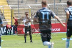 3. Liga - 1860 München - FC Ingolstadt 04 - Cheftrainer Tomas Oral (FCI) beobachtet die Löwen beim Warmmachen