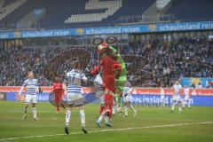 3. Fußball-Liga - Saison 2019/2020 - MSV Duisburg - FC Ingolstadt 04 - Stefan Kutschke (#30,FCI)  - Leo Weinkauf Torwart (#1 Duisburg) - Foto: Meyer Jürgen