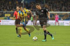 3. Liga - Fußball - Eintracht Braunschweig - FC Ingolstadt 04 - Maximilian Thalhammer (6, FCI) Danilo Wiebe (23 Braunschweig)