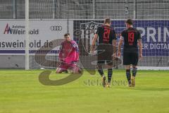 3. Liga - Chemnitzer FC - FC Ingolstadt 04 - Spiel ist aus, 0:1, Schanzer erschöpft, Torwart Fabijan Buntic (24, FCI) Tobias Schröck (21, FCI) Marcel Gaus (19, FCI)