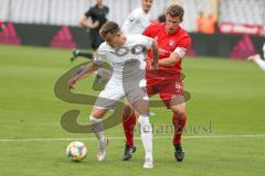 3. Fußball-Liga - Saison 2019/2020 - Bayern München II - FC Ingolstadt 04 - Dennis Eckert Ayensa (#7,FCI)  - Nicolas Feldhahn (#5 München) - Foto: Meyer Jürgen