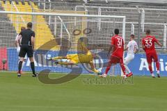 3. Fußball-Liga - Saison 2019/2020 - Bayern München II - FC Ingolstadt 04 - Der 0:1 Führungstreffer fur Bayern München - Torwart Fabijan Buntic (#24,FCI)  -Foto: Meyer Jürgen