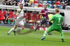 3. Liga - Fußball - KFC Uerdingen - FC Ingolstadt 04 - Fatih Kaya (9, FCI) spielt Torwart Königshofer Lukas (KFC 1) aus