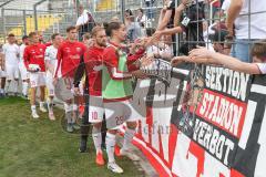 3. Fußball-Liga - Saison 2019/2020 - Bayern München II - FC Ingolstadt 04 - Abklatschen bei den Fans - Jonatan Kotzke (#25,FCI) - Beister Maximilian (#10,FCI) - Foto: Meyer Jürgen