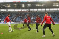 3. Liga - 1. FC Magdeburg - FC Ingolstadt 04 - Die Spieler beim warm machen - Foto: Jürgen Meyer