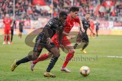 3. Liga - Hallescher FC - FC Ingolstadt 04 - Agyemang Diawusie (11, FCI) gegen Mast Dennis (16 Halle)