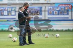 3. Liga - SV Meppen - FC Ingolstadt 04 - Cheftrainer Tomas Oral (FCI) und Direktor Sport Michael Henke (FCI) vor dem Spiel beobachten den Gegner