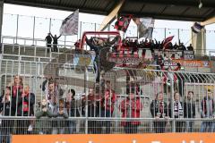 3. Liga - Fußball - Eintracht Braunschweig - FC Ingolstadt 04 - mitgereiste Fans feiern den Sieg Fahnen Kurve Schal Schanzer