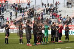 3. Liga - Würzburger Kickers - FC Ingolstadt 04 - 3:1 Niederlage, FCI vor den mitgereisten Fans bedanken sich