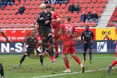 3. Liga - Hallescher FC - FC Ingolstadt 04 - Eckball, Thomas Keller (27, FCI) Syhre Anthony (4 Halle)