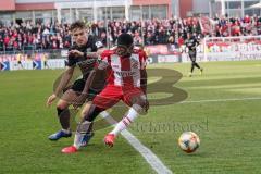 3. Liga - Würzburger Kickers - FC Ingolstadt 04 - Zweikampf Dennis Eckert Ayensa (7, FCI) Leroy Kwadwo (5 Würzburg)