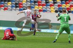 3. Liga - Fußball - KFC Uerdingen - FC Ingolstadt 04 - Maxsö Andreas (KFC 2) Patrick Sussek (37, FCI) Torwart Königshofer Lukas (KFC 1)