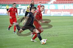 3. Liga - FSV Zwickau - FC Ingolstadt 04 - Zweikampf Dennis Eckert Ayensa (7, FCI) René Lange (20 Zwickau)