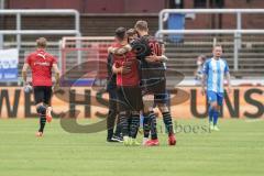 3. Liga - SV Meppen - FC Ingolstadt 04 - Spiel ist aus, Ingolstadt jubelt, Meppen lässt Köpfe hägen, Fatih Kaya (9, FCI) Dennis Eckert Ayensa (7, FCI) Stefan Kutschke (30, FCI)