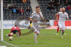 3. Liga - Fußball - SG Sonnenhof Großaspach - FC Ingolstadt 04 - Tor Jubel 1:3 Dennis Eckert Ayensa (7, FCI) Torwart Maximilian Reule (1 SG) keine Cahnce