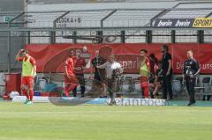 3. Liga - 1860 München - FC Ingolstadt 04 - Spiel ist aus, Sieg 0:2, Jubel und warten wie Würzburg spielt, Bangen um Direktaufstieg/Relegation, Cheftrainer Tomas Oral (FCI) mahnt zum Abwarten mit Jubel