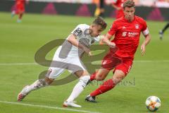 3. Fußball-Liga - Saison 2019/2020 - Bayern München II - FC Ingolstadt 04 - Dennis Eckert Ayensa (#7,FCI)  - Nicolas Feldhahn (#5 München) - Foto: Meyer Jürgen