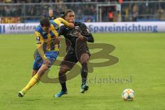 3. Liga - Fußball - Eintracht Braunschweig - FC Ingolstadt 04 - Caniggia Ginola Elva (14, FCI) gegen Benjamin Kessel Zweikampf