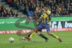 3. Liga - Fußball - Eintracht Braunschweig - FC Ingolstadt 04 - Maximilian Beister (10, FCI) gegen Robin Ziegele (40 Braunschweig)