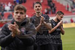 3. Liga - Hallescher FC - FC Ingolstadt 04 - Die Spieler bedanken sich nach dem Spiel bei den mitgereisten Fans, Stefan Kutschke (30, FCI)