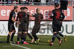 3. Liga - Würzburger Kickers - FC Ingolstadt 04 - Tor 0:1 Jubel Dennis Eckert Ayensa (7, FCI) mit Nico Antonitsch (5, FCI) Thomas Keller (27, FCI) Björn Paulsen (4, FCI) Stefan Kutschke (30, FCI)