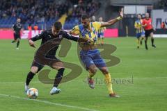 3. Liga - Fußball - Eintracht Braunschweig - FC Ingolstadt 04 - Dennis Eckert Ayensa (7, FCI) Robin Ziegele (40 Braunschweig) Zweikampf