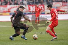 3. Liga - Hallescher FC - FC Ingolstadt 04 - Dennis Eckert Ayensa (7, FCI) Angriff Landgraf Niklas (31 Halle)