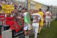 3. Fußball-Liga - Saison 2019/2020 - Bayern München II - FC Ingolstadt 04 - Fatih Kaya (#9,FCI)  - Nico Antonitsch (#5,FCI)  -  klatscht bei den Fans ab - Foto: Meyer Jürgen