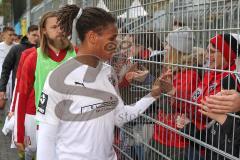 3. Fußball-Liga - Saison 2019/2020 - SV Waldhof Mannheim - FC Ingolstadt 04 - Die Spieler bedanken sich bei den mitgereisten Fans Ganiggia Ginola Elva (#14,FCI)  - Foto: Stefan Bösl