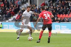 3. Liga - Fußball - SG Sonnenhof Großaspach - FC Ingolstadt 04 - Robin Krauße (23, FCI) Nico Jüllich (34 SG)