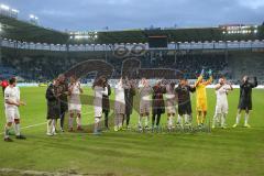 3. Liga - 1. FC Magdeburg - FC Ingolstadt 04 - Die Spieler bedanken sich bei den Fans nach dem Spiel - jubel - Foto: Jürgen Meyer