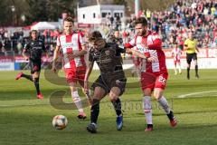 3. Liga - Würzburger Kickers - FC Ingolstadt 04 - Dennis Eckert Ayensa (7, FCI) Daniel Hägele (22 Würzburg) Tweikampf